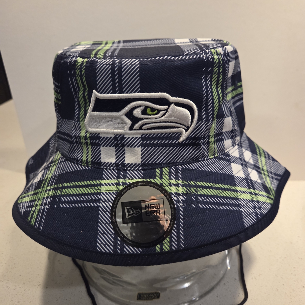 New Era Seattle Seahawks Navy, White & Green Plaid Bucket Hat